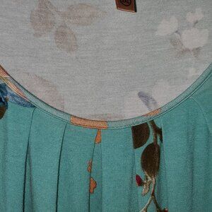 3xl pleated detail top